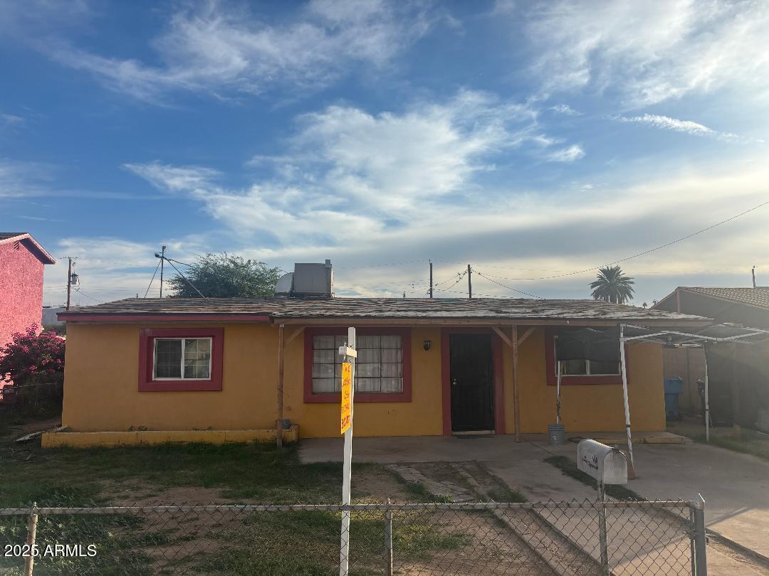 1819 West Chipman Road Phoenix, AZ 85041 - Photo 1 of 4 18