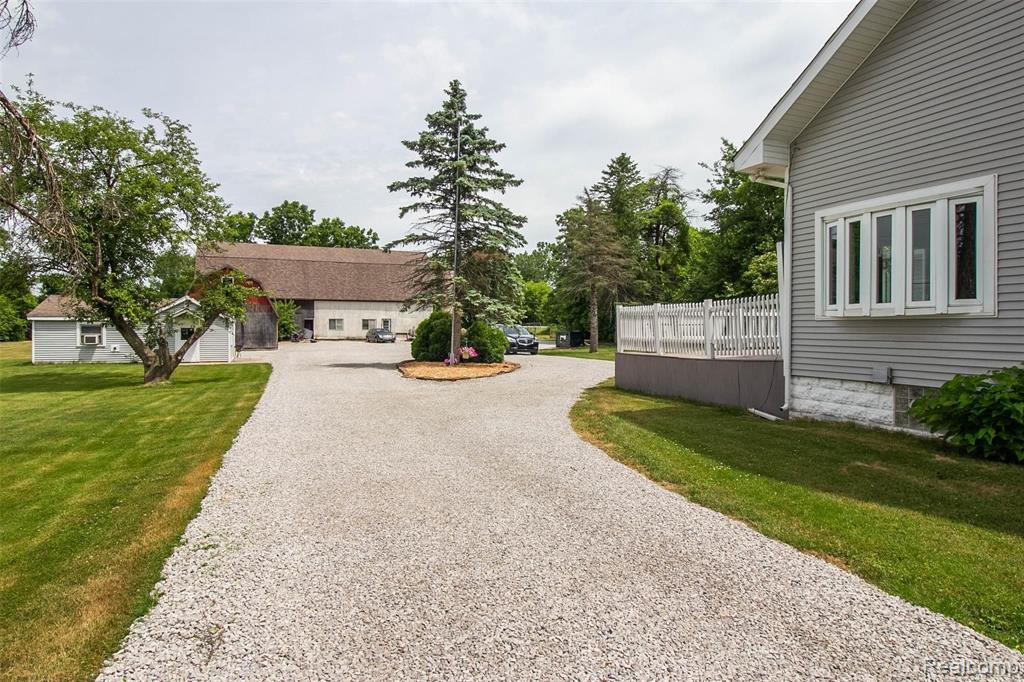 3255 Will Carleton Road Flat Rock, MI 48134 - Photo 30 of 45