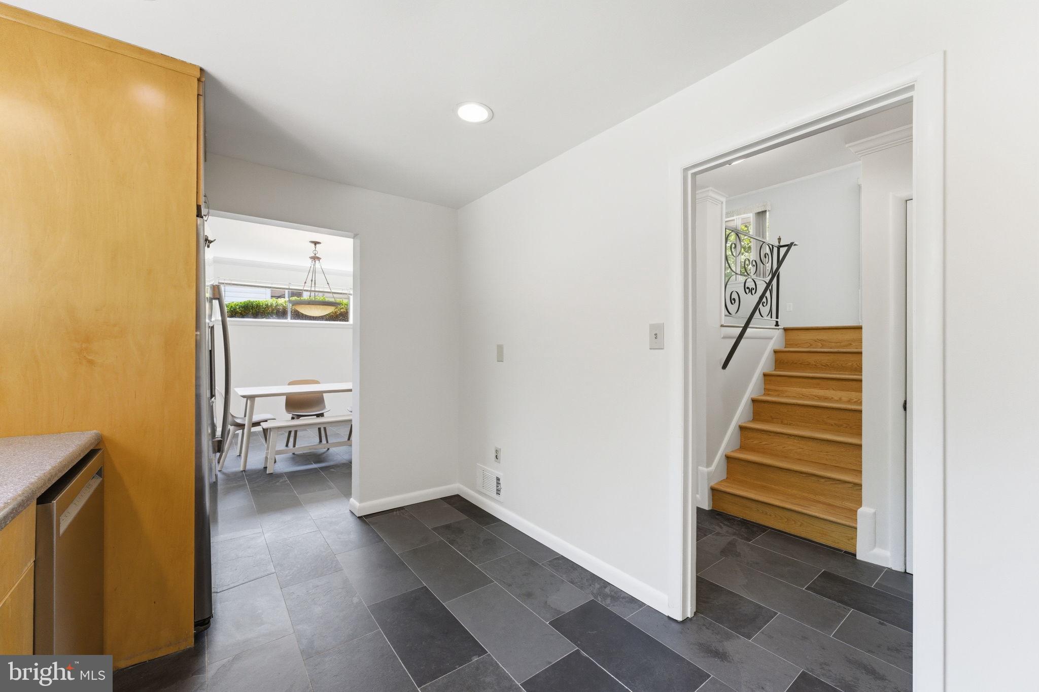 11408 Gilsan Street Silver Spring, MD 20902 - Photo 12 of 67