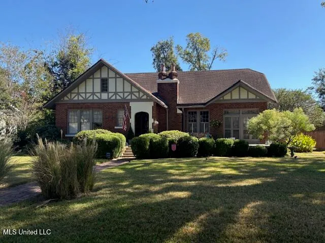 $229,500 | 300 High Street, Greenwood, MS 38930