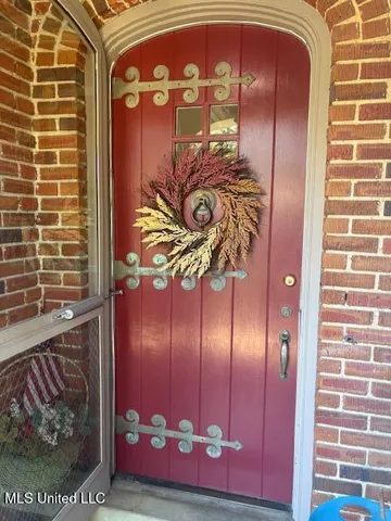 $229,500 | 300 High Street, Greenwood, MS 38930