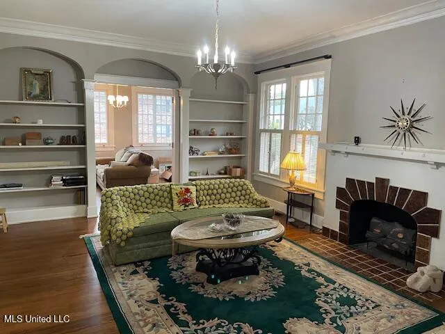 $229,500 | 300 High Street, Greenwood, MS 38930