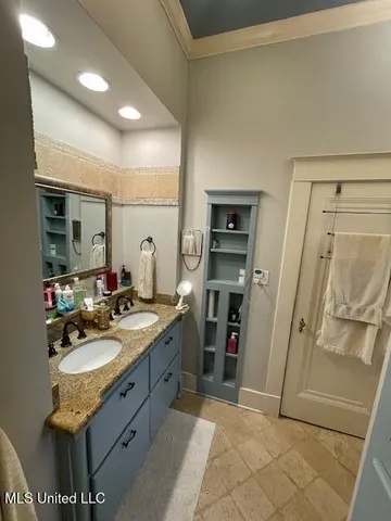 $229,500 | 300 High Street, Greenwood, MS 38930