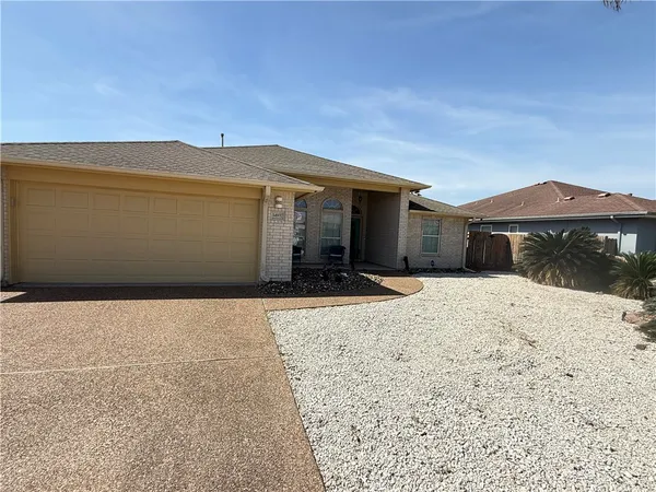 $2,750 | 14937 Dasmarinas Drive, Corpus Christi, TX 78418