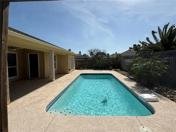 $2,750 | 14937 Dasmarinas Drive, Corpus Christi, TX 78418
