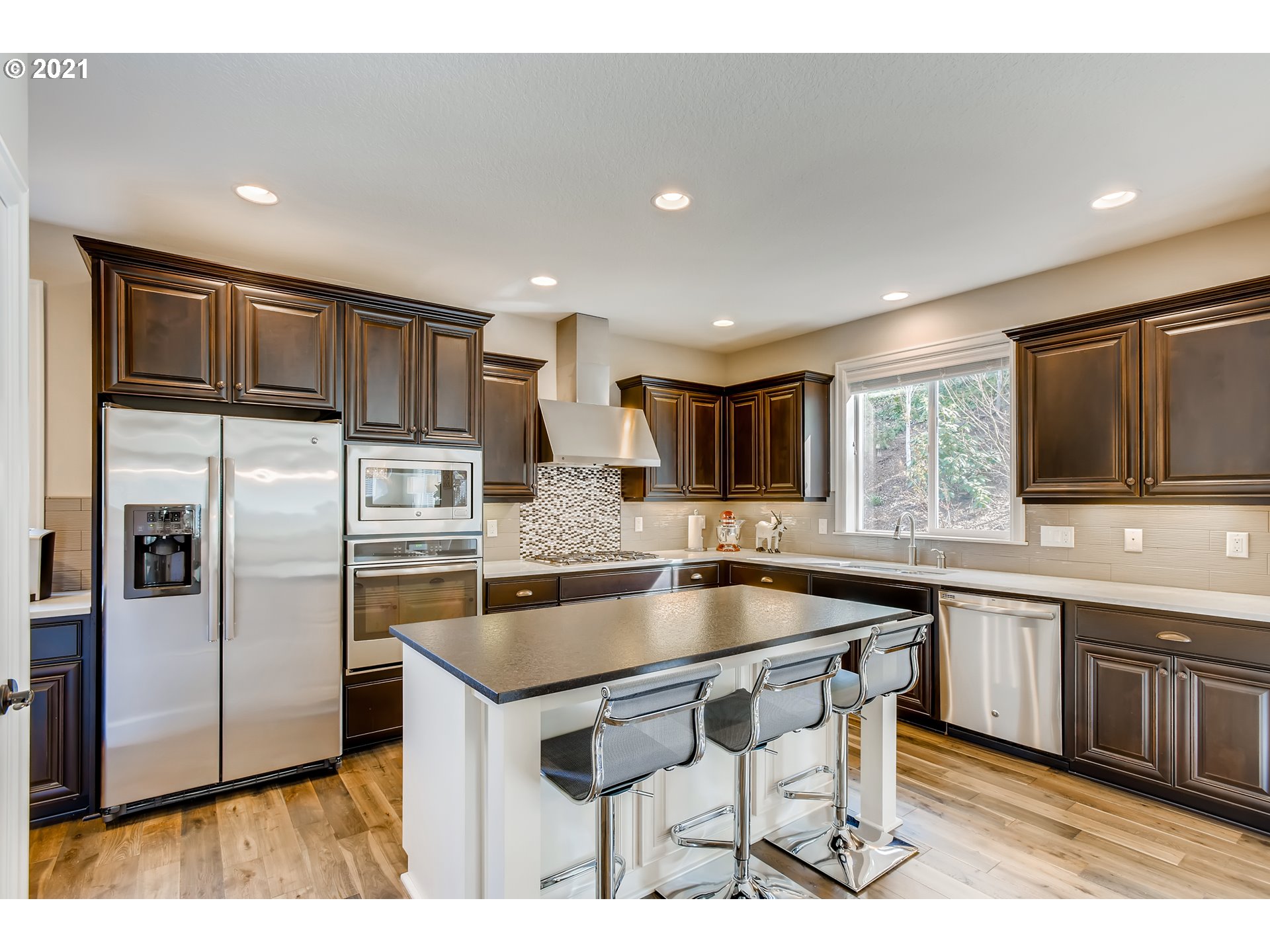 18634 Bryant Road Lake Oswego, OR 97034 - Photo 12 of 32 Gallery Image 12