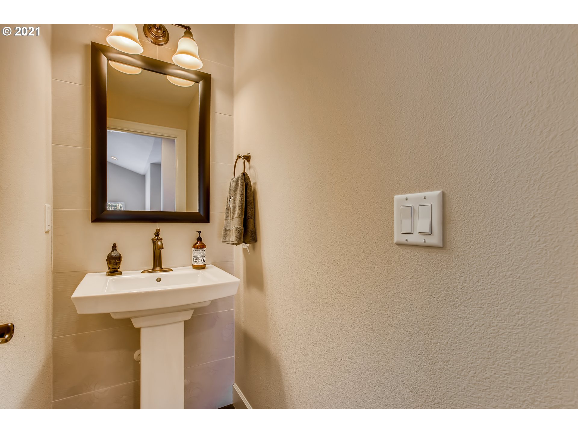 18634 Bryant Road Lake Oswego, OR 97034 - Photo 17 of 32 Gallery Image 17