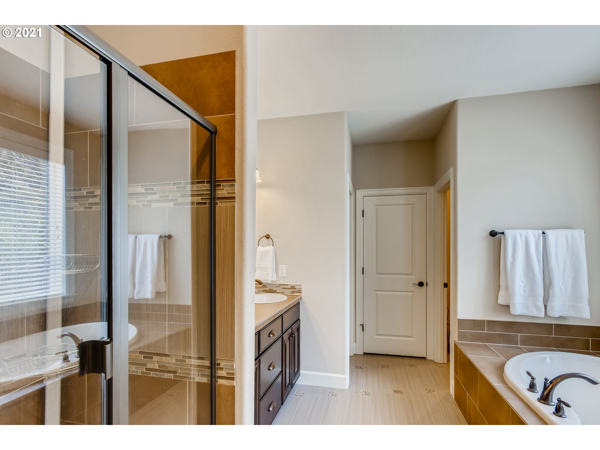 18634 Bryant Road Lake Oswego, OR 97034 - Photo 21 of 32 Gallery Image 21