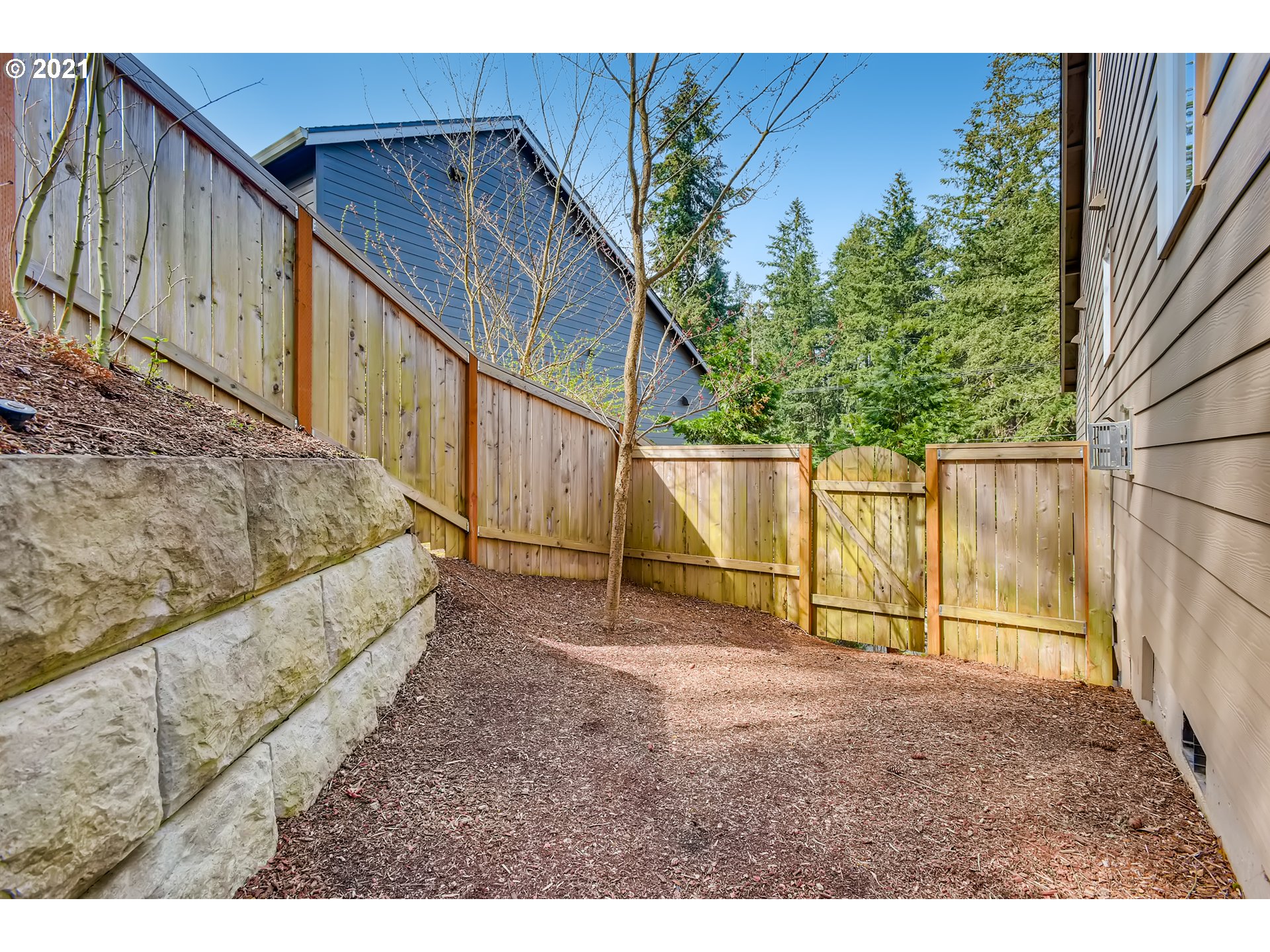 18634 Bryant Road Lake Oswego, OR 97034 - Photo 30 of 32 Gallery Image 30