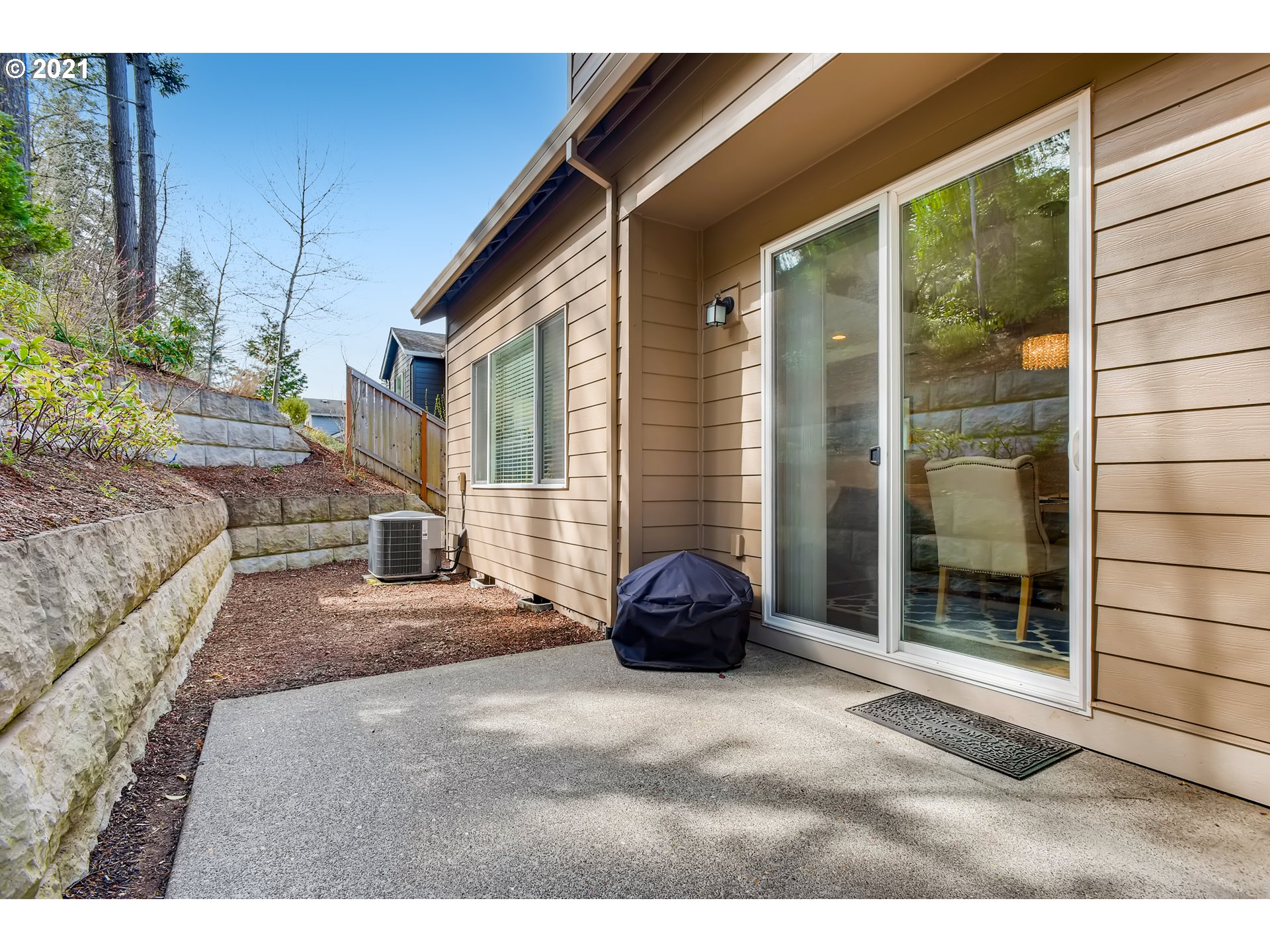 18634 Bryant Road Lake Oswego, OR 97034 - Photo 31 of 32 Gallery Image 31