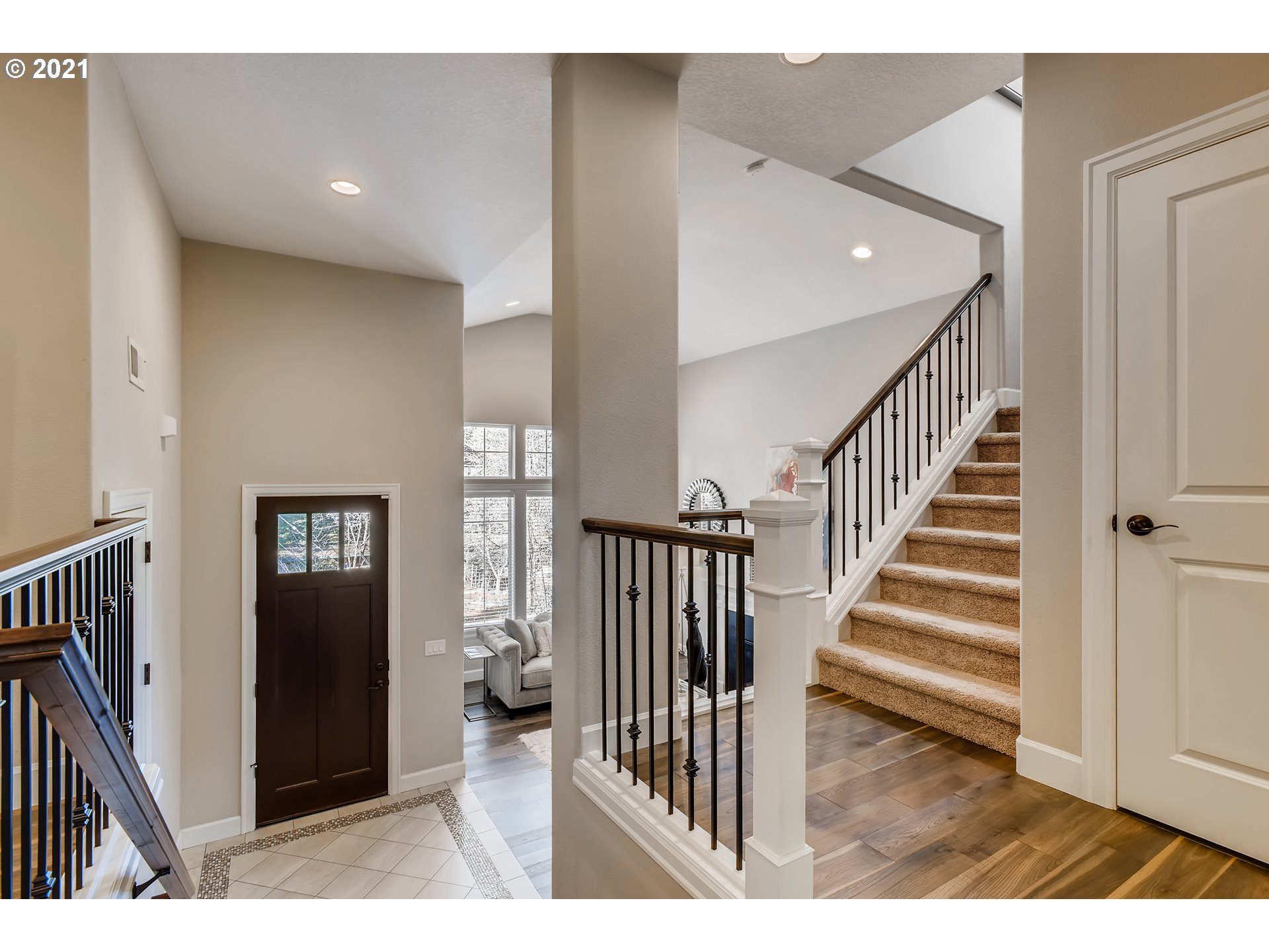18634 Bryant Road Lake Oswego, OR 97034 - Photo 5 of 32 Gallery Image 5