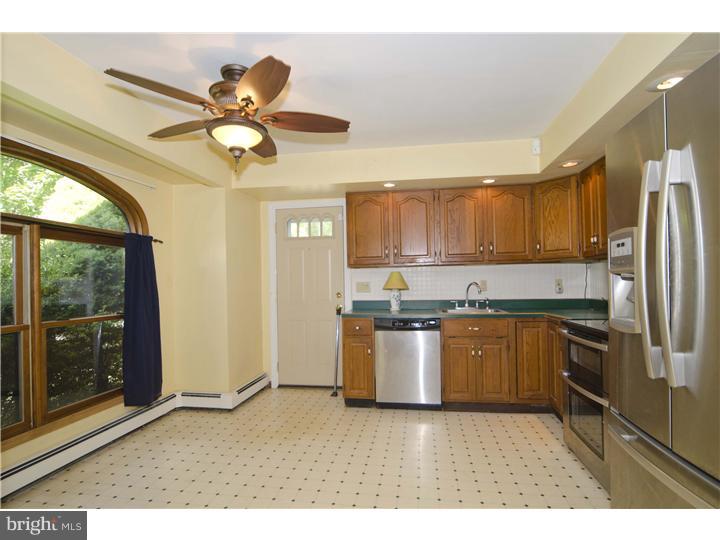 1128 Sparrow Road Audubon, PA 19403 - Photo 7 of 20 Kitchen