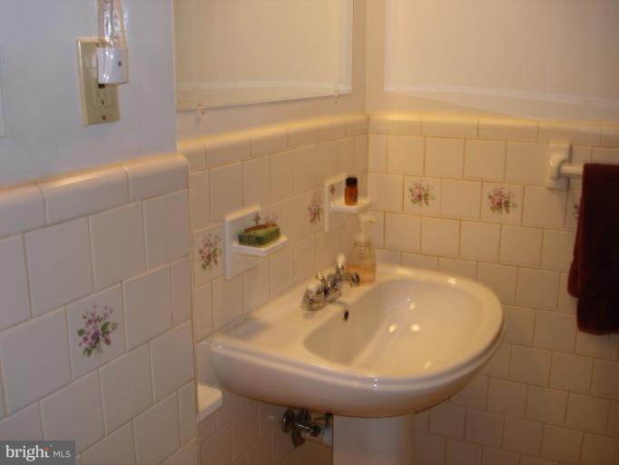 7337 Pinecastle Road Falls Church, VA 22043 - Photo 21 of 30 Bath #3