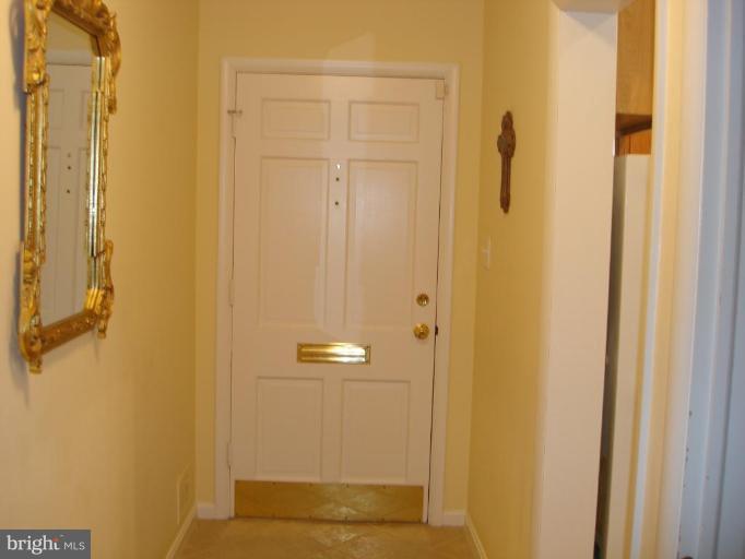 7337 Pinecastle Road Falls Church, VA 22043 - Photo 8 of 30 Entrance / Foyer