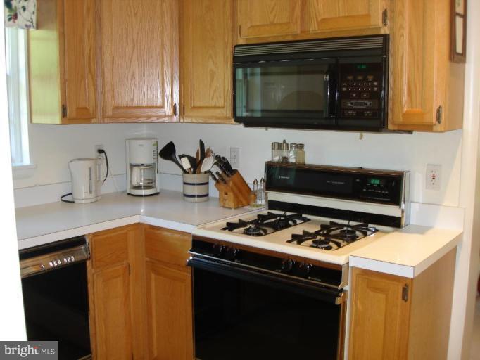 7337 Pinecastle Road Falls Church, VA 22043 - Photo 10 of 30 Kitchen