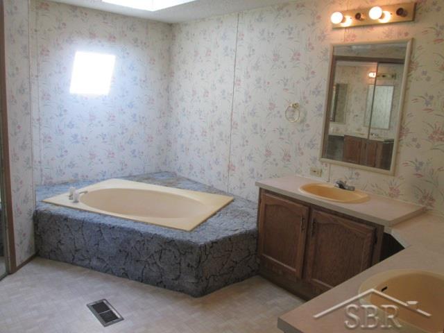 4450 North Baldwin Road Owosso, MI 48867 - Photo 13 of 21 31350541-12.JPG