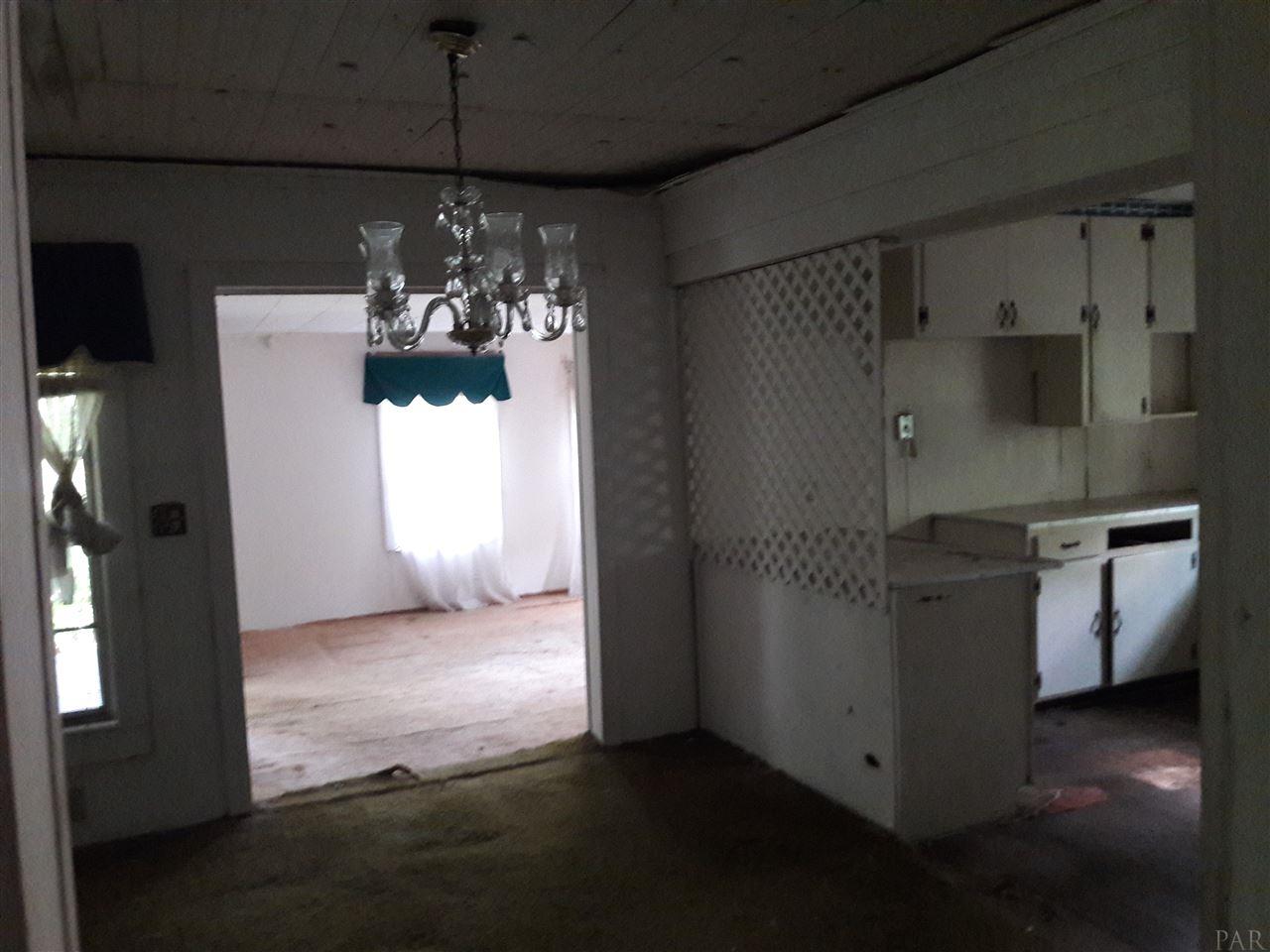 1670 Elmhurst Road Pensacola, FL 32505 - Photo 8 of 24 Gallery Image 8