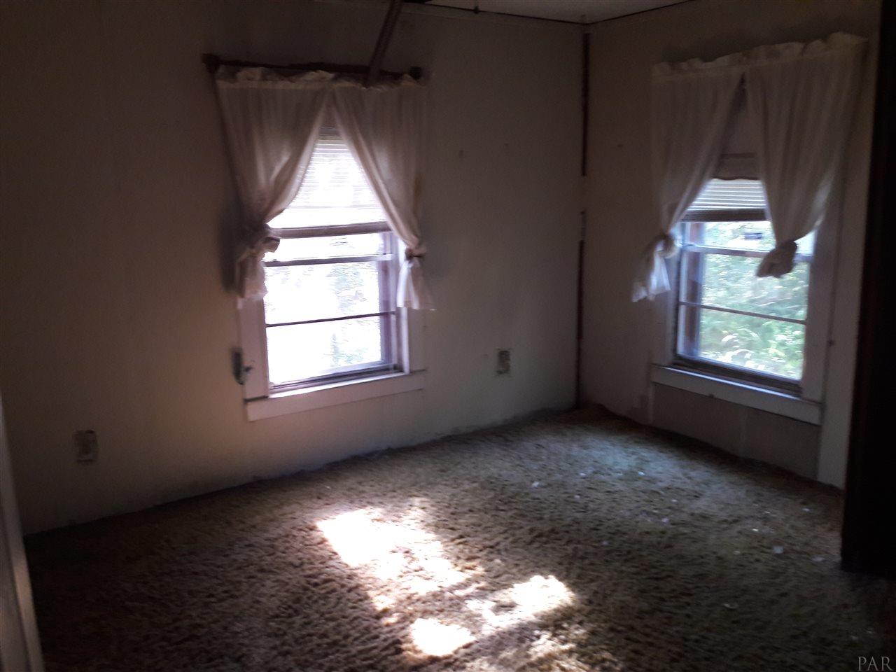 1670 Elmhurst Road Pensacola, FL 32505 - Photo 9 of 24 Gallery Image 9