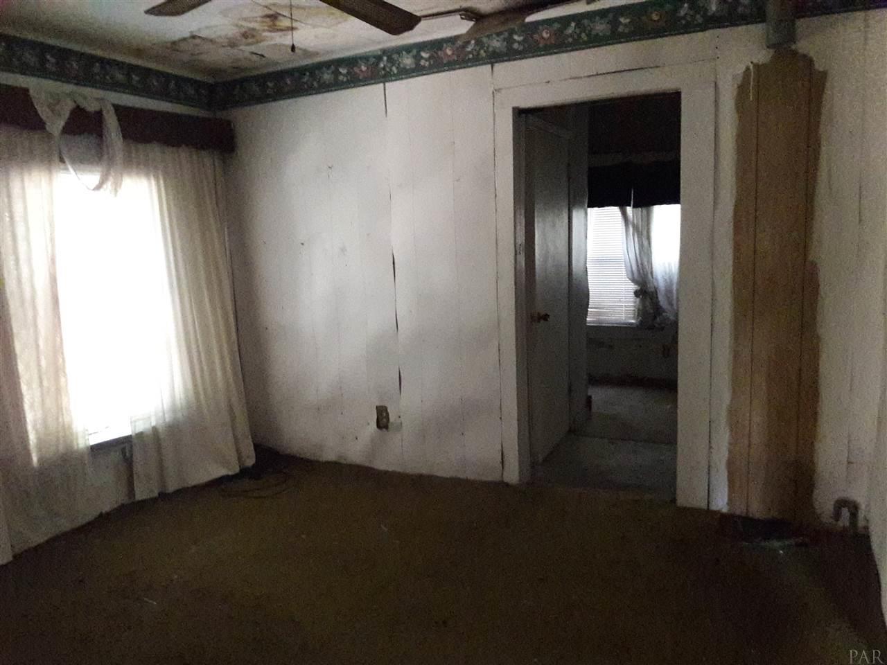1670 Elmhurst Road Pensacola, FL 32505 - Photo 10 of 24 Gallery Image 10