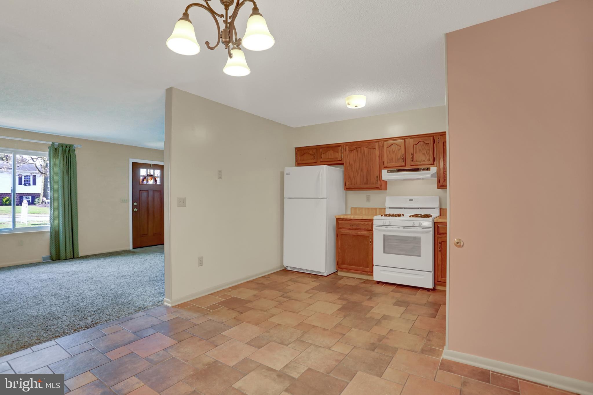 3610 Harrowgate Road York, PA 17402 - Photo 7 of 39 Gallery Image 7