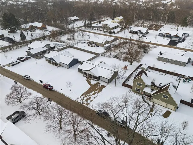 $350,000 | 214 Garnett Avenue, Winthrop Harbor, IL 60096