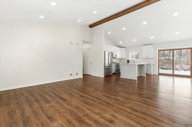 $350,000 | 214 Garnett Avenue, Winthrop Harbor, IL 60096