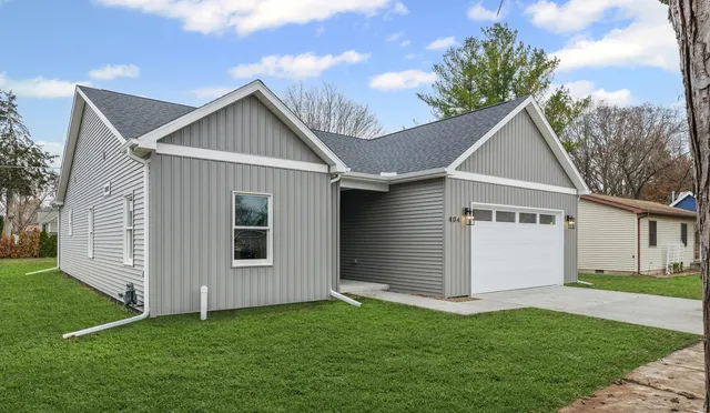 $319,900 | 404 East Sherman Street, St. Joseph, IL 61873