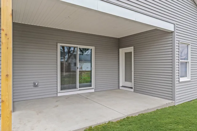 $319,900 | 404 East Sherman Street, St. Joseph, IL 61873