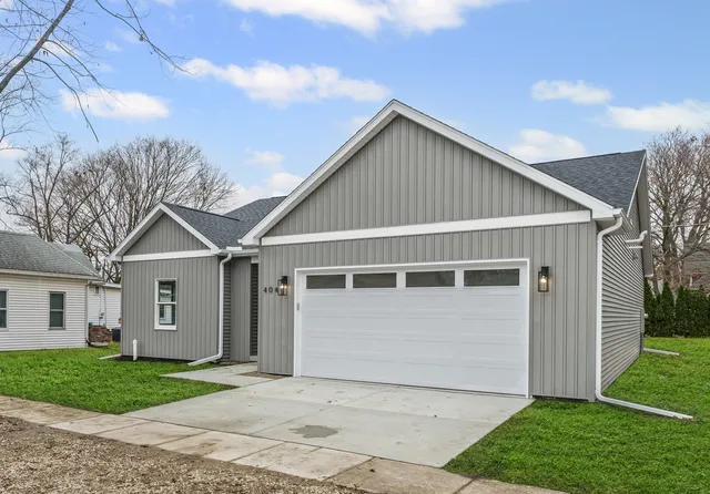 $319,900 | 404 East Sherman Street, St. Joseph, IL 61873