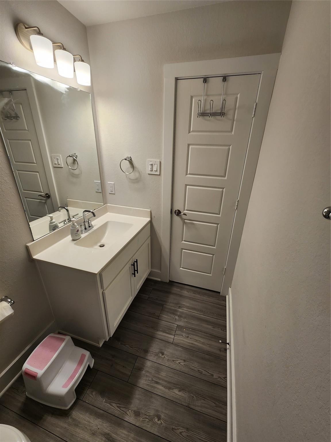 10603 Whitejacket Conroe, TX 77385 - Photo 12 of 16 Secondary Bathroom