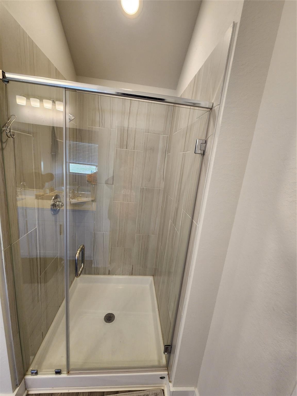 10603 Whitejacket Conroe, TX 77385 - Photo 7 of 16 Separate Shower