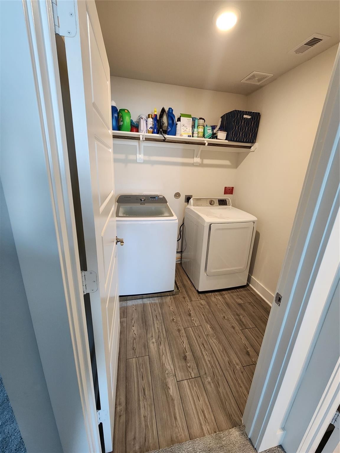 10603 Whitejacket Conroe, TX 77385 - Photo 9 of 16 Laundry Room