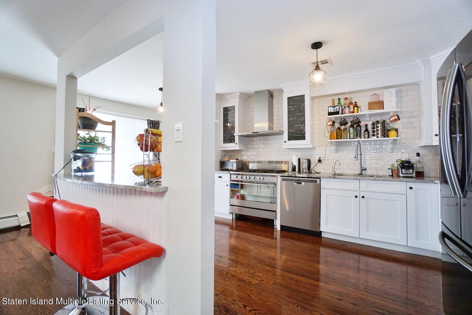 118 Covington Circle Staten Island, NY 10312 - Photo 11 of 41 (11) KITCHEN