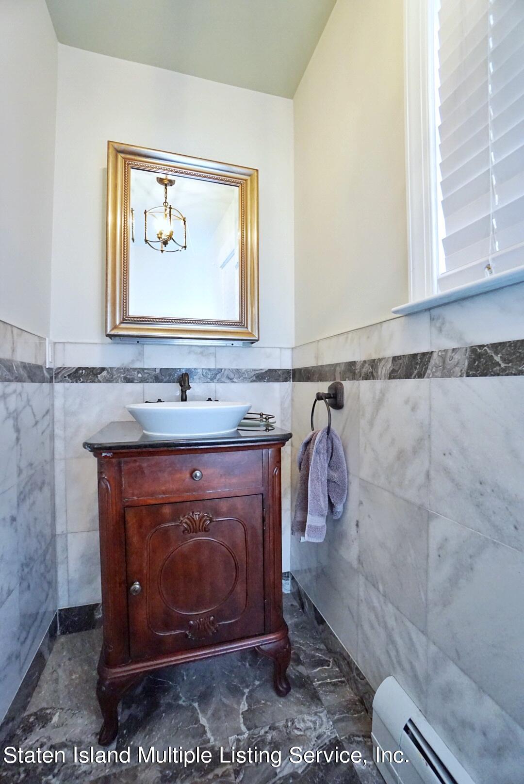 118 Covington Circle Staten Island, NY 10312 - Photo 16 of 41 (16) HALF BATH