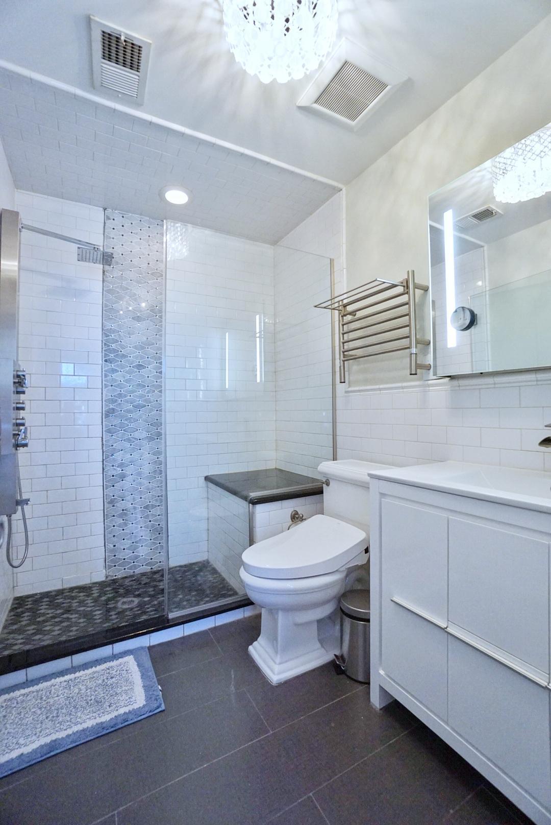 118 Covington Circle Staten Island, NY 10312 - Photo 22 of 41 (22) MASTER THREE QUARTER BATH