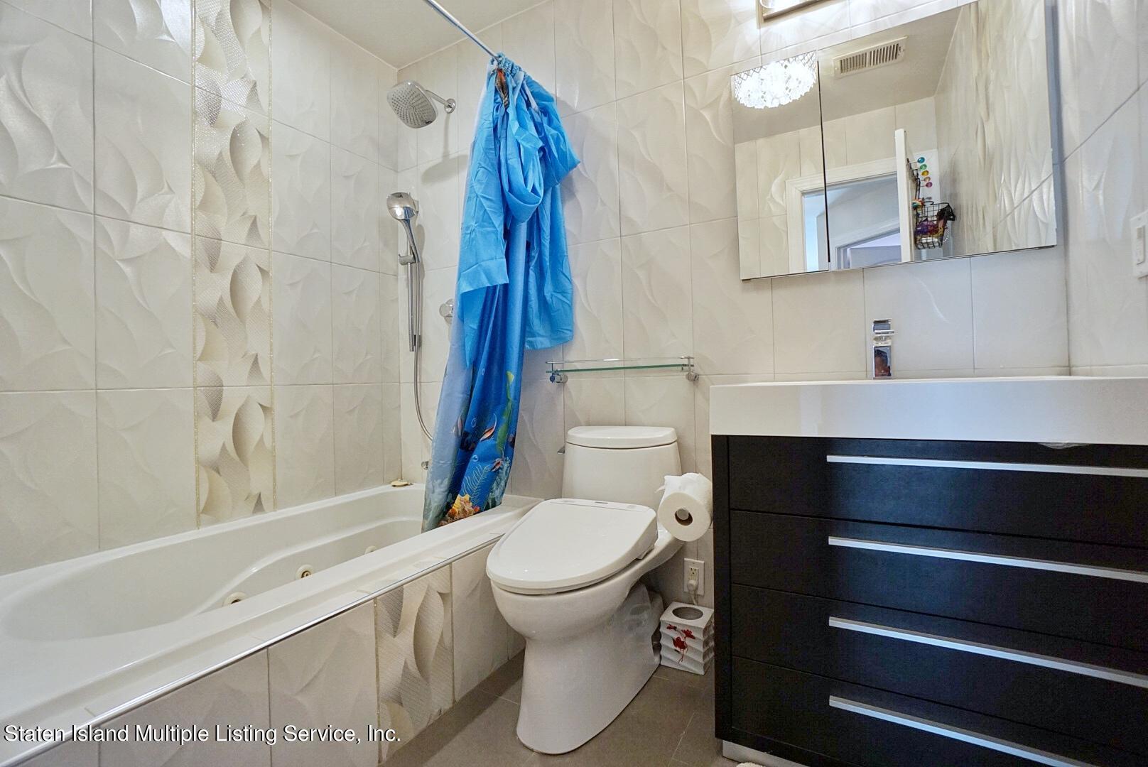 118 Covington Circle Staten Island, NY 10312 - Photo 31 of 41 (31) FULL BATH