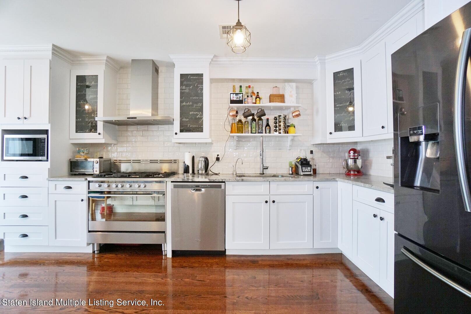 118 Covington Circle Staten Island, NY 10312 - Photo 10 of 41 (10) KITCHEN
