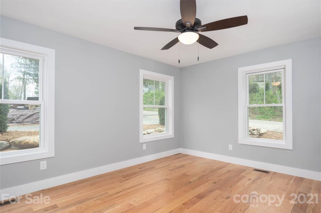 534 Fisher Road, Unit L1B Brevard, NC 28712 - Photo 14 of 33 Gallery Image 14