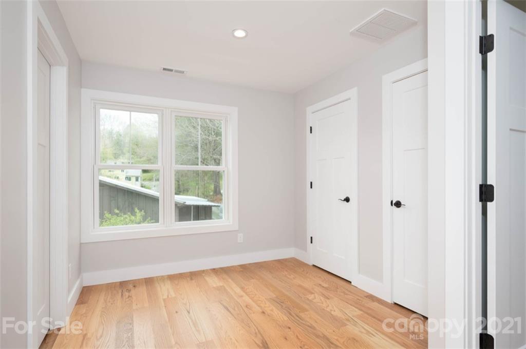 534 Fisher Road, Unit L1B Brevard, NC 28712 - Photo 18 of 33 Gallery Image 18