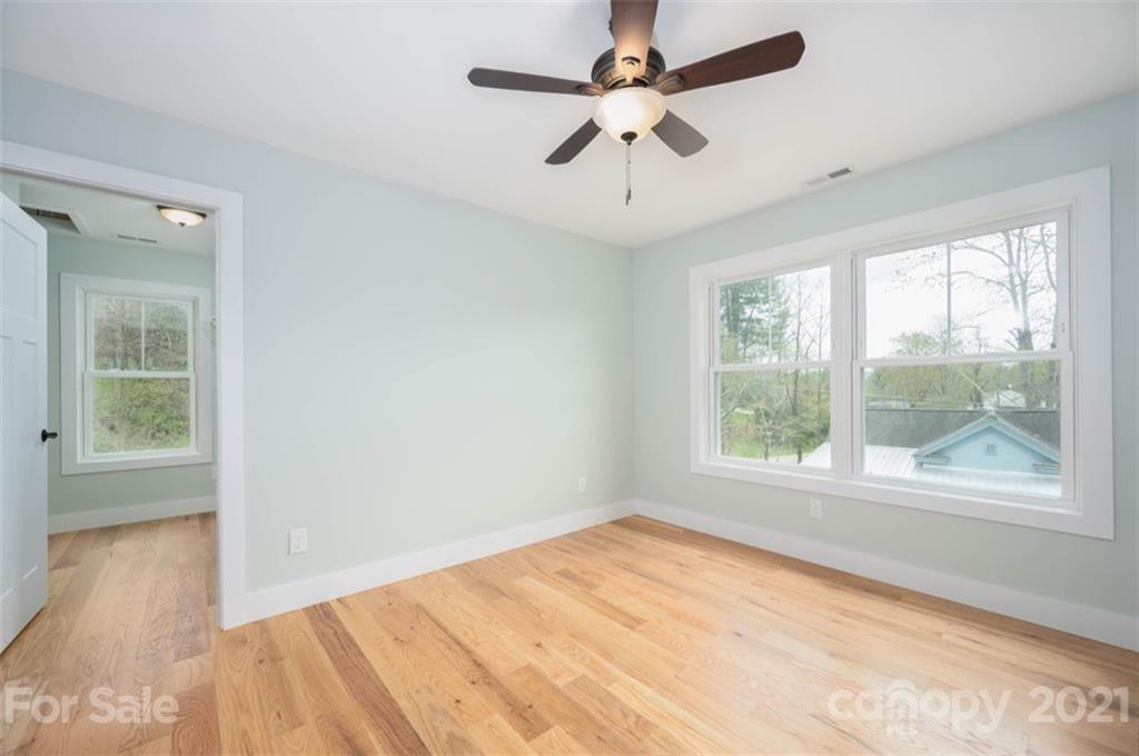 534 Fisher Road, Unit L1B Brevard, NC 28712 - Photo 21 of 33 Gallery Image 21