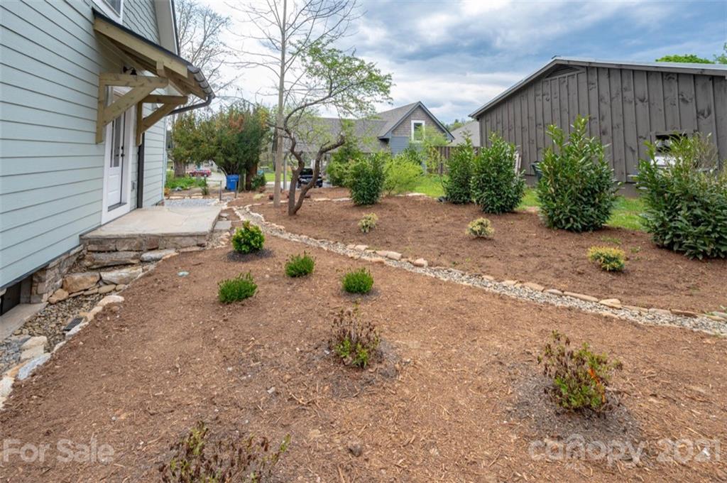 534 Fisher Road, Unit L1B Brevard, NC 28712 - Photo 28 of 33 Gallery Image 28