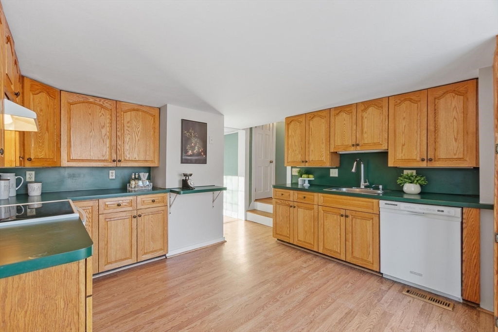 10 Fairview Road Peabody, MA 01960 - Photo 20 of 30