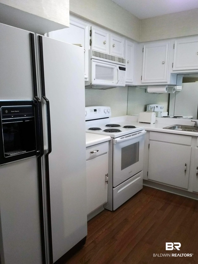 710 South Mobile Street, Unit 23 Fairhope, AL 36532 - Photo 27 of 42 Kitchen left