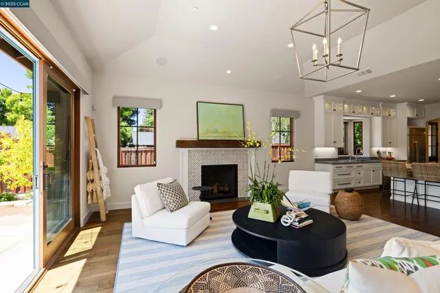 $3,250,000 | 3 Barnes Court, Moraga, CA 94556