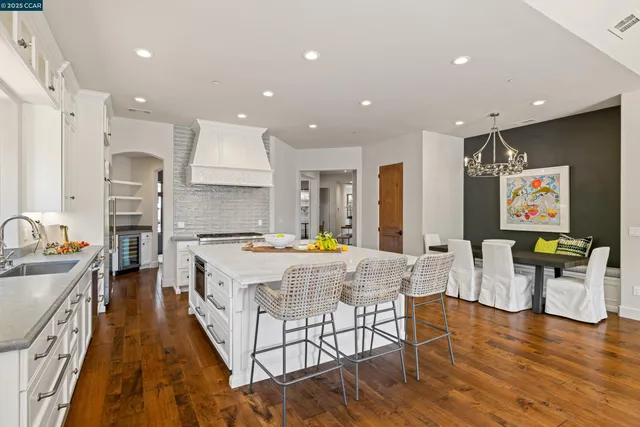 $3,250,000 | 3 Barnes Court, Moraga, CA 94556