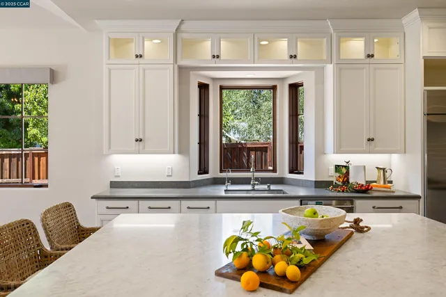 $3,250,000 | 3 Barnes Court, Moraga, CA 94556