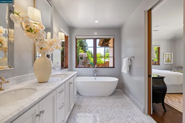 $3,250,000 | 3 Barnes Court, Moraga, CA 94556