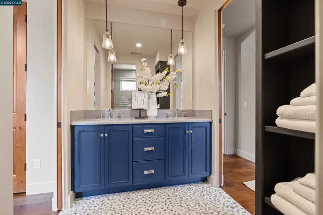 $3,250,000 | 3 Barnes Court, Moraga, CA 94556