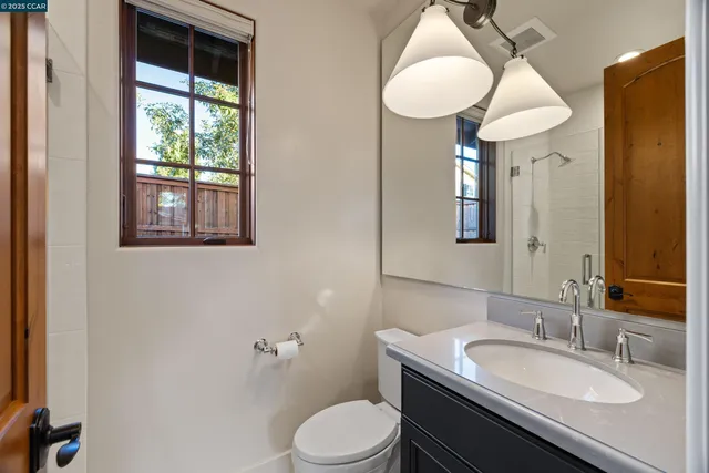 $3,250,000 | 3 Barnes Court, Moraga, CA 94556