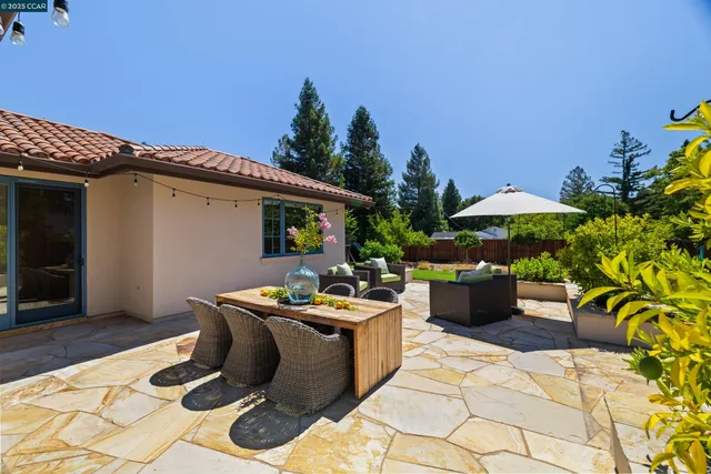 $3,250,000 | 3 Barnes Court, Moraga, CA 94556